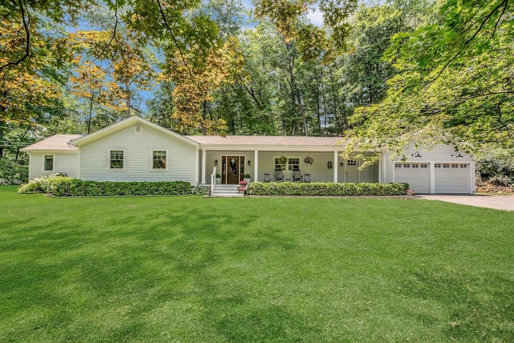 43 Whippoorwill Road E, Armonk, NY 10504