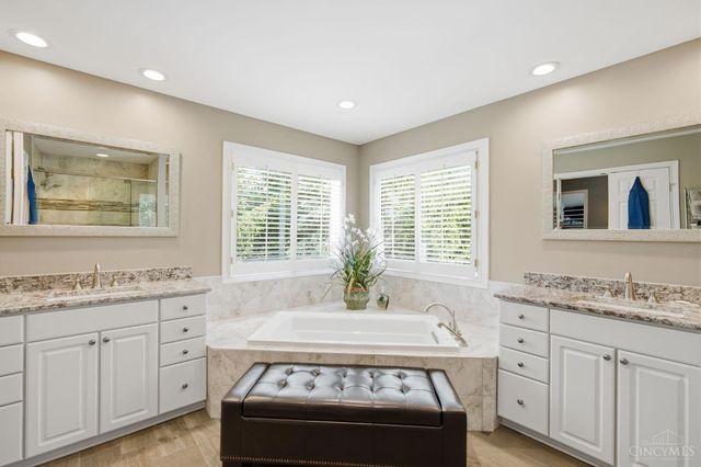 5564 Oak View Drive, Hamilton Twp, OH 45039
