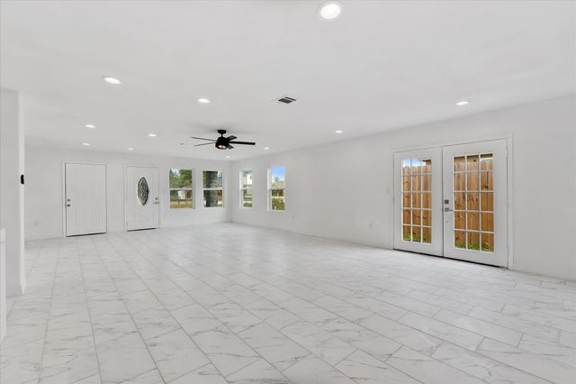 311 Road 51021, Cleveland, TX 77327