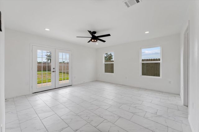 311 Road 51021, Cleveland, TX 77327