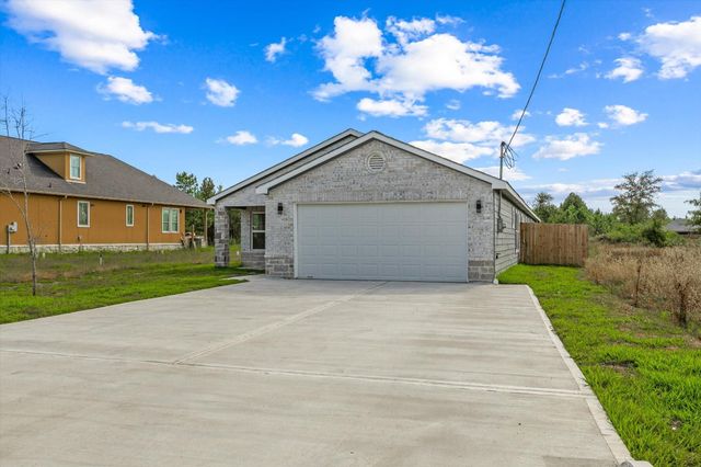 311 Road 51021, Cleveland, TX 77327