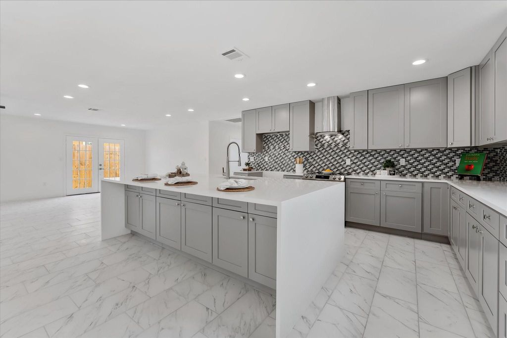 311 Road 51021, Cleveland, TX 77327