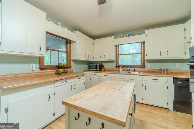 3661 Pennington Drive SE, Conyers, GA 30013