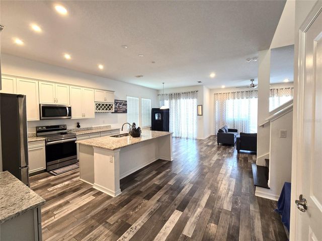 863 W BAYSHORE DRIVE, Tarpon Springs, FL 34689