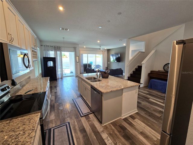 863 W BAYSHORE DRIVE, Tarpon Springs, FL 34689