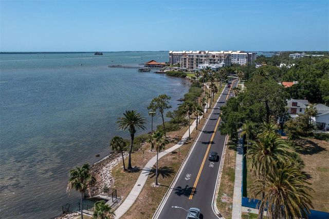 240 PRESIDENT STREET, Dunedin, FL 34698