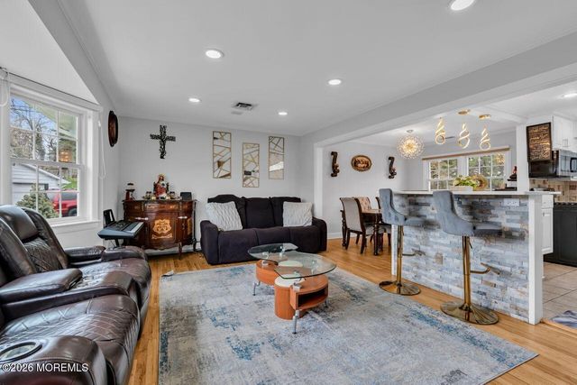 5 Travis Court, Monroe, NJ 08831