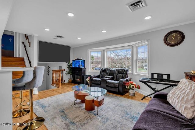 5 Travis Court, Monroe, NJ 08831