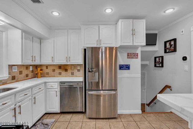 5 Travis Court, Monroe, NJ 08831