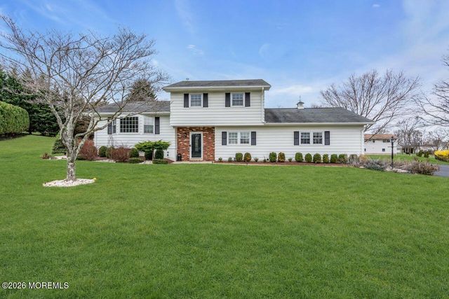 5 Travis Court, Monroe, NJ 08831