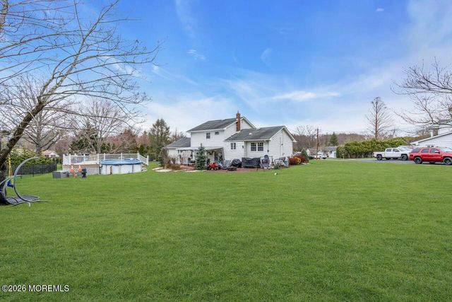 5 Travis Court, Monroe, NJ 08831