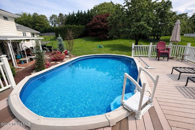 5 Travis Court, Monroe, NJ 08831