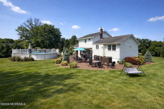 5 Travis Court, Monroe, NJ 08831