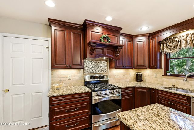 62 Heritage Drive, Howell, NJ 07731