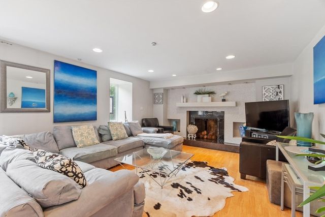 81 Goodale St, Peabody, MA 01960