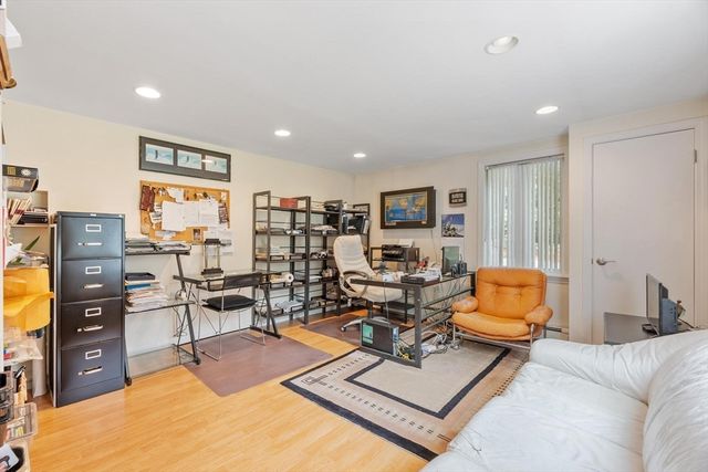 81 Goodale St, Peabody, MA 01960