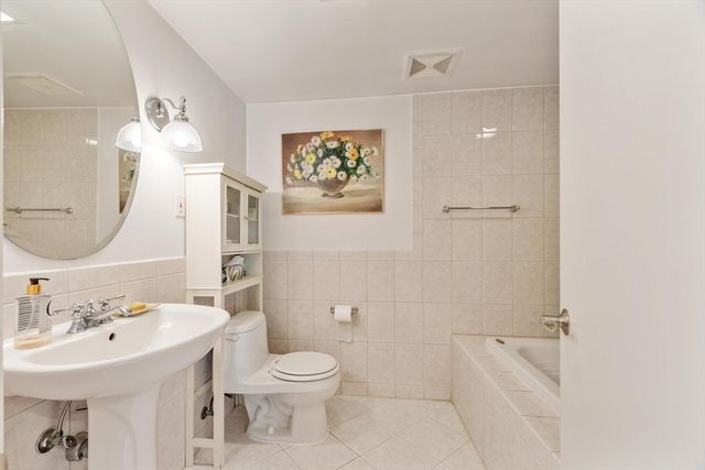 81 Goodale St, Peabody, MA 01960