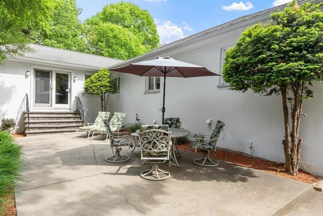 81 Goodale St, Peabody, MA 01960
