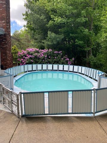 81 Goodale St, Peabody, MA 01960