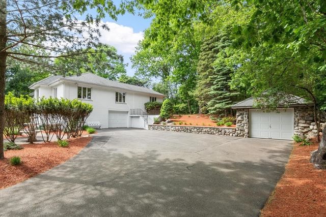 81 Goodale St, Peabody, MA 01960