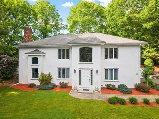 81 Goodale St, Peabody, MA 01960