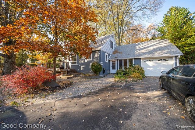 816 W 13 Mile Road, Royal Oak, MI 48073