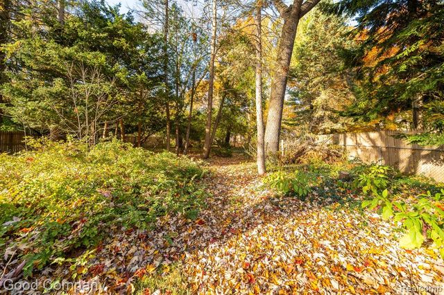 816 W 13 Mile Road, Royal Oak, MI 48073