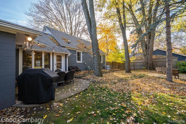 816 W 13 Mile Road, Royal Oak, MI 48073