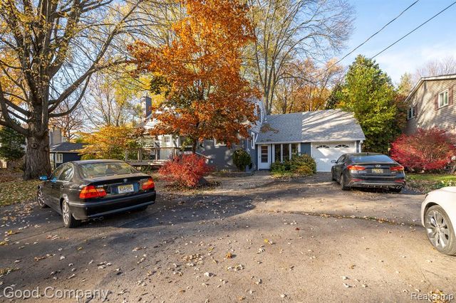 816 W 13 Mile Road, Royal Oak, MI 48073