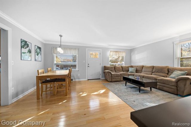 816 W 13 Mile Road, Royal Oak, MI 48073