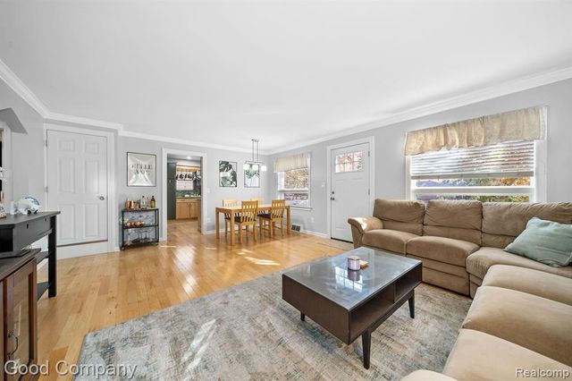 816 W 13 Mile Road, Royal Oak, MI 48073
