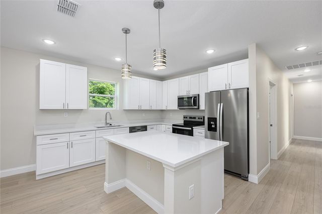 504 E HOWRY AVENUE, Deland, FL 32724