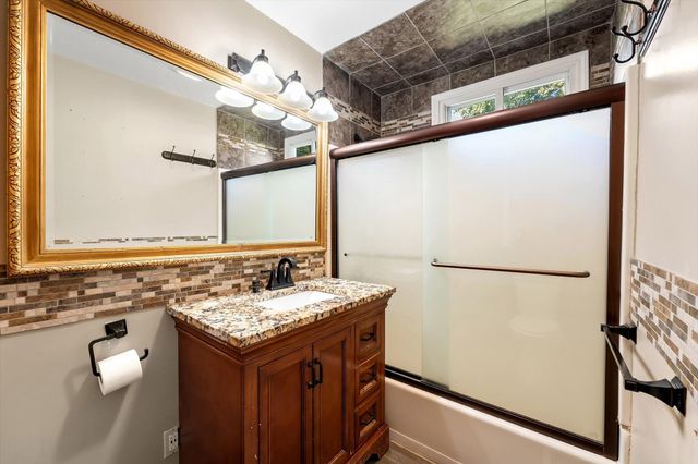907 California Street NW, Grand Rapids, MI 49504