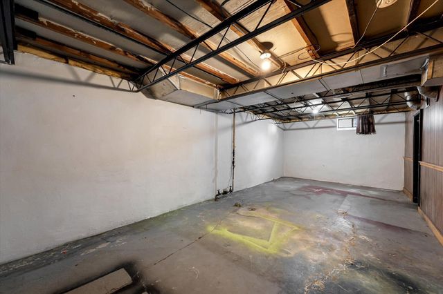 907 California Street NW, Grand Rapids, MI 49504