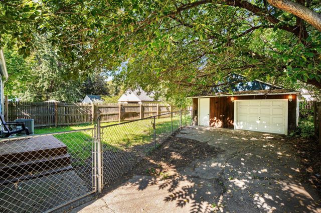 907 California Street NW, Grand Rapids, MI 49504