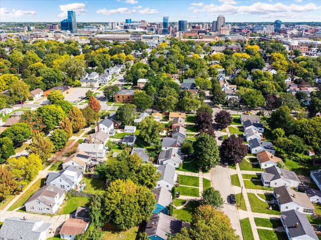 907 California Street NW, Grand Rapids, MI 49504