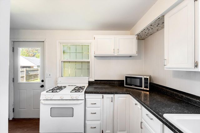 907 California Street NW, Grand Rapids, MI 49504