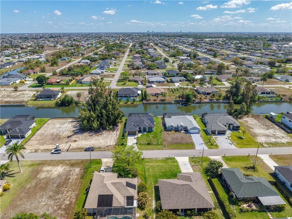 Image 2 of property listing at 427 7th AVE, Cape Coral, FL 33993