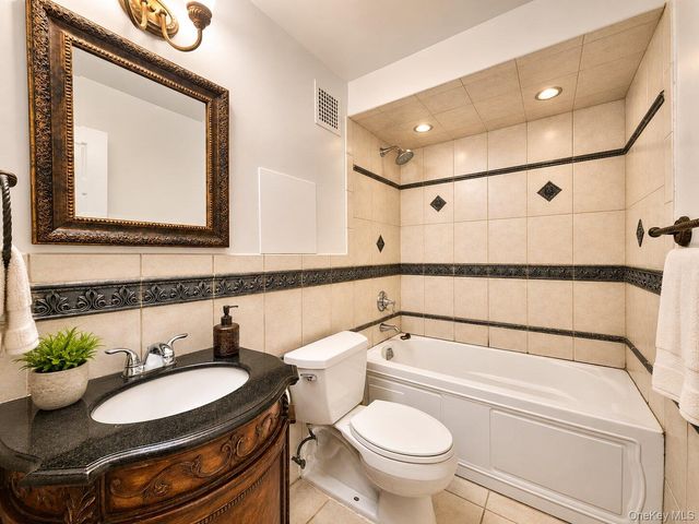 140-18 33rd Avenue 4, Flushing, NY 11354