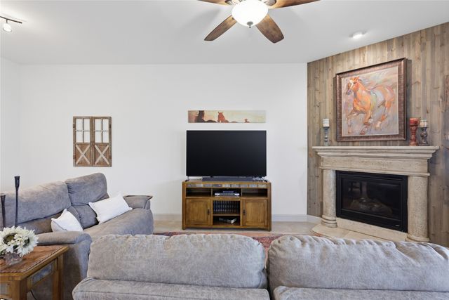 198 County Road 1262, Whitesboro, TX 76273