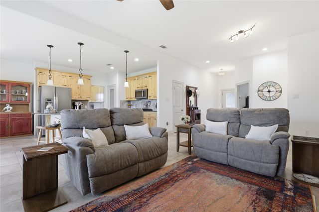 198 County Road 1262, Whitesboro, TX 76273