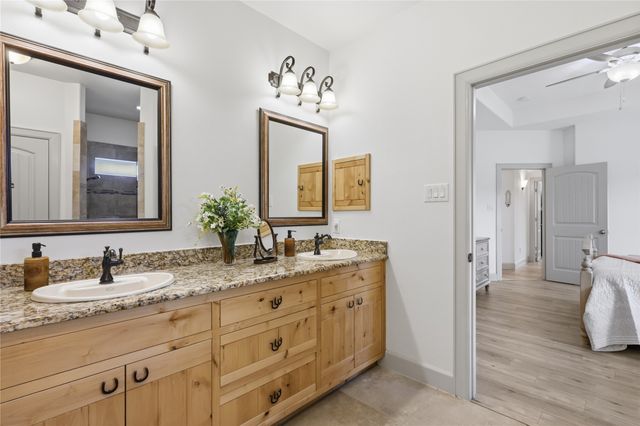 198 County Road 1262, Whitesboro, TX 76273