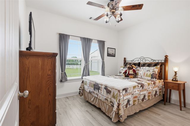 198 County Road 1262, Whitesboro, TX 76273