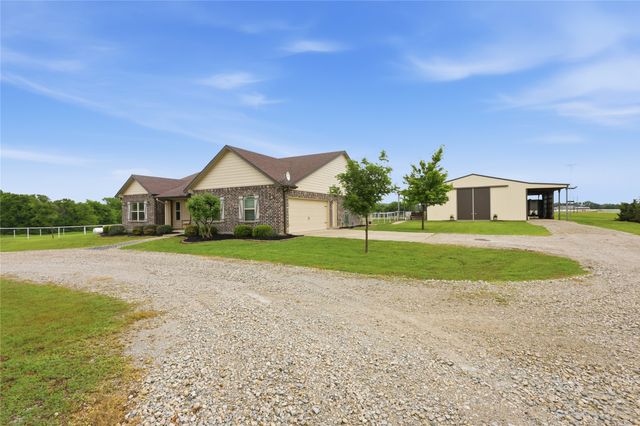 198 County Road 1262, Whitesboro, TX 76273