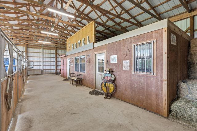 198 County Road 1262, Whitesboro, TX 76273