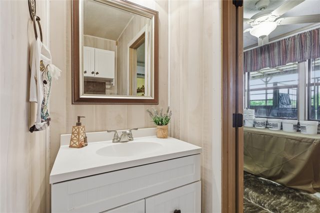 198 County Road 1262, Whitesboro, TX 76273