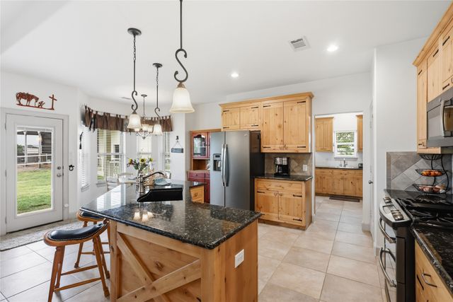 198 County Road 1262, Whitesboro, TX 76273