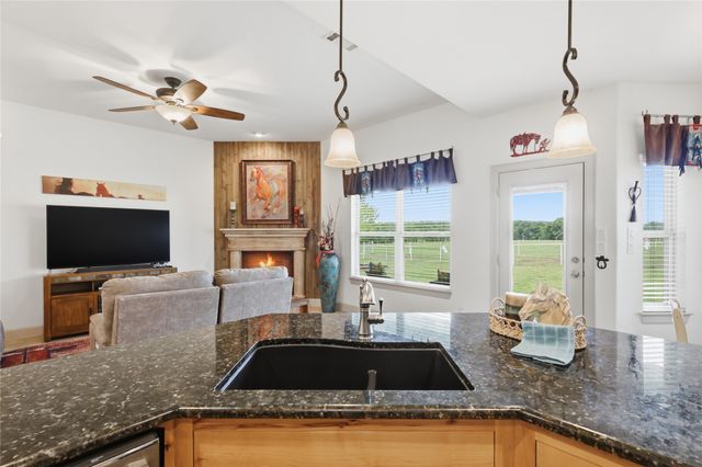 198 County Road 1262, Whitesboro, TX 76273