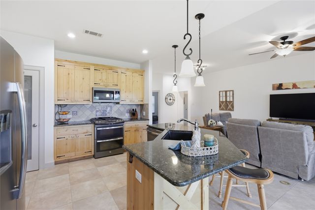 198 County Road 1262, Whitesboro, TX 76273