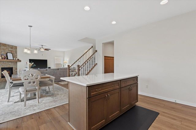 1377 Scotsland LANE, Oconomowoc, WI 53066